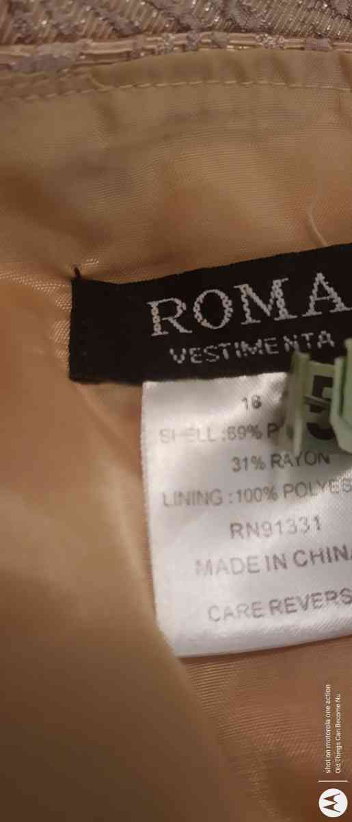 2 Pc Womens Roma embossed classy suit - Chicago Heights, Illinois - FleaMarketBay