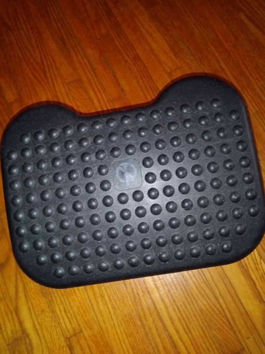 New Under Desk Footrest Massage - Pasadena, Texas - FleaMarketBay