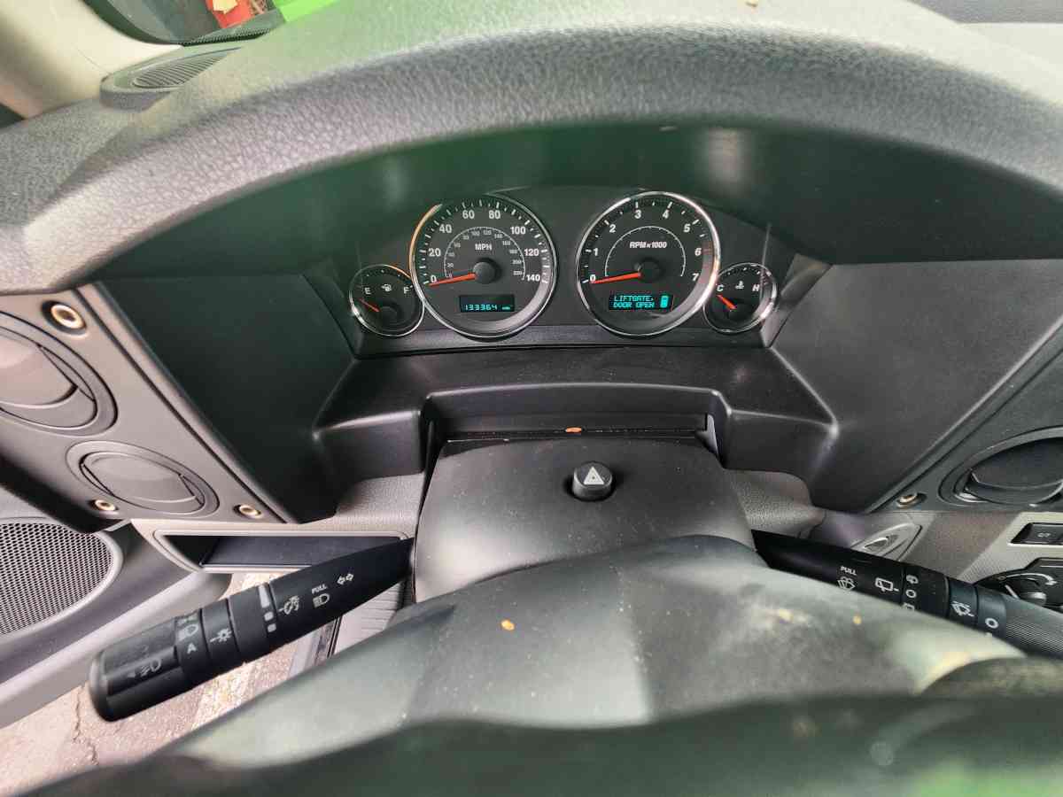 Jeep commander 2006 - Los Angeles, California - FleaMarketBay