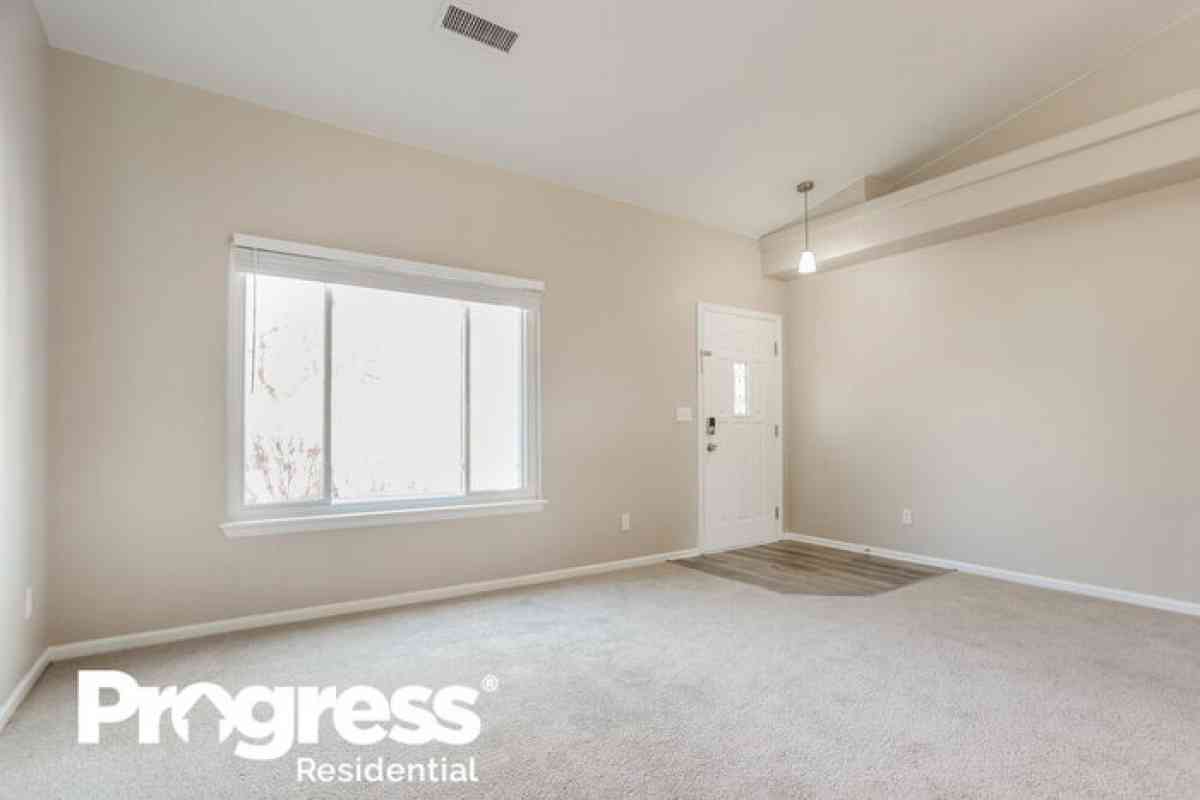 House for rent - Denver, Colorado - FleaMarketBay