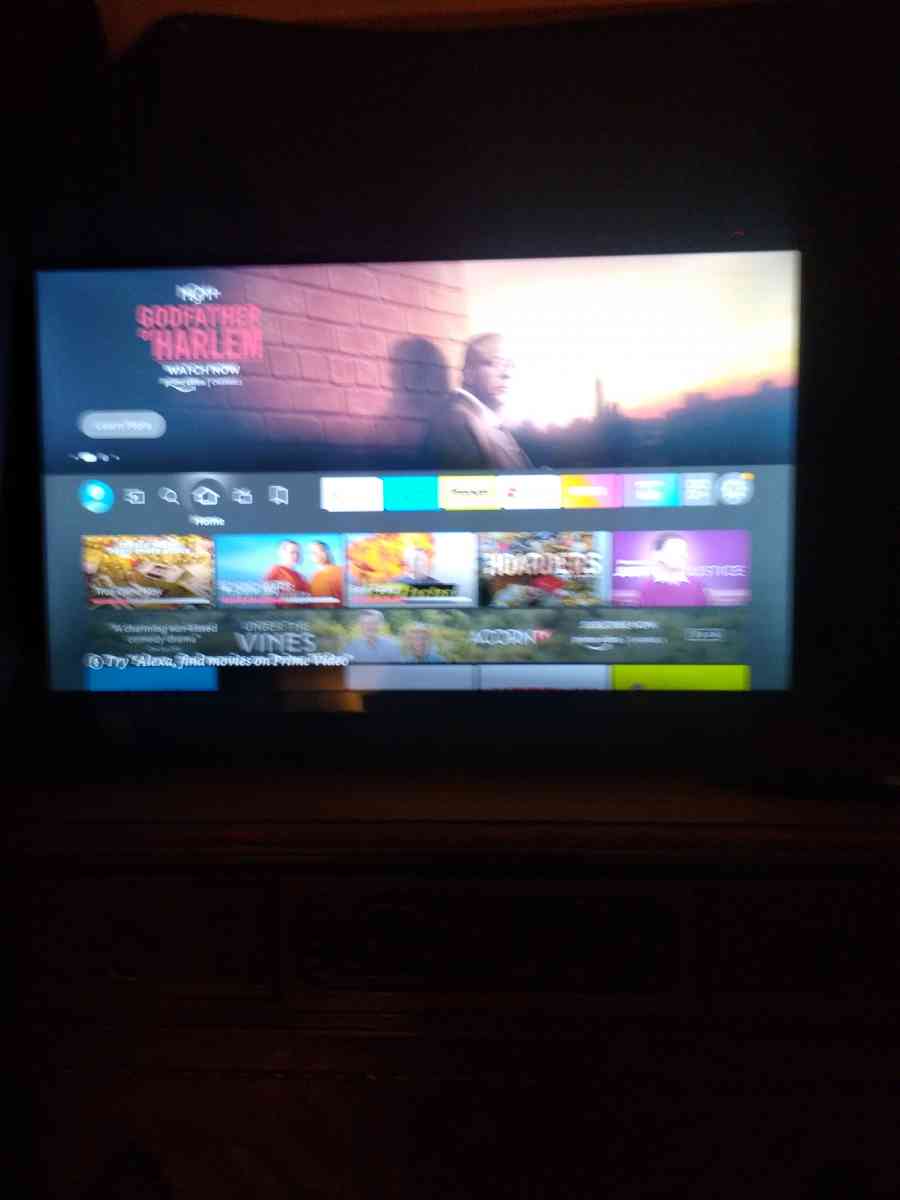 32 smart tv - Holland, Michigan - FleaMarketBay