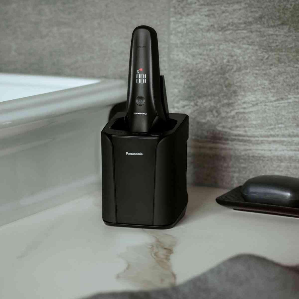 Panasonic Arc6 Shaver with self cleaning charging dock - Visalia, California - FleaMarketBay