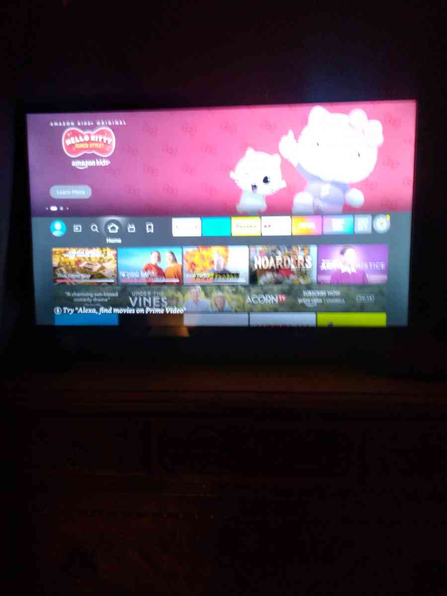 32 smart tv - Holland, Michigan - FleaMarketBay