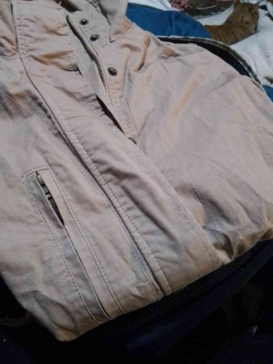 woman brown jacket - Louisville, Kentucky - FleaMarketBay