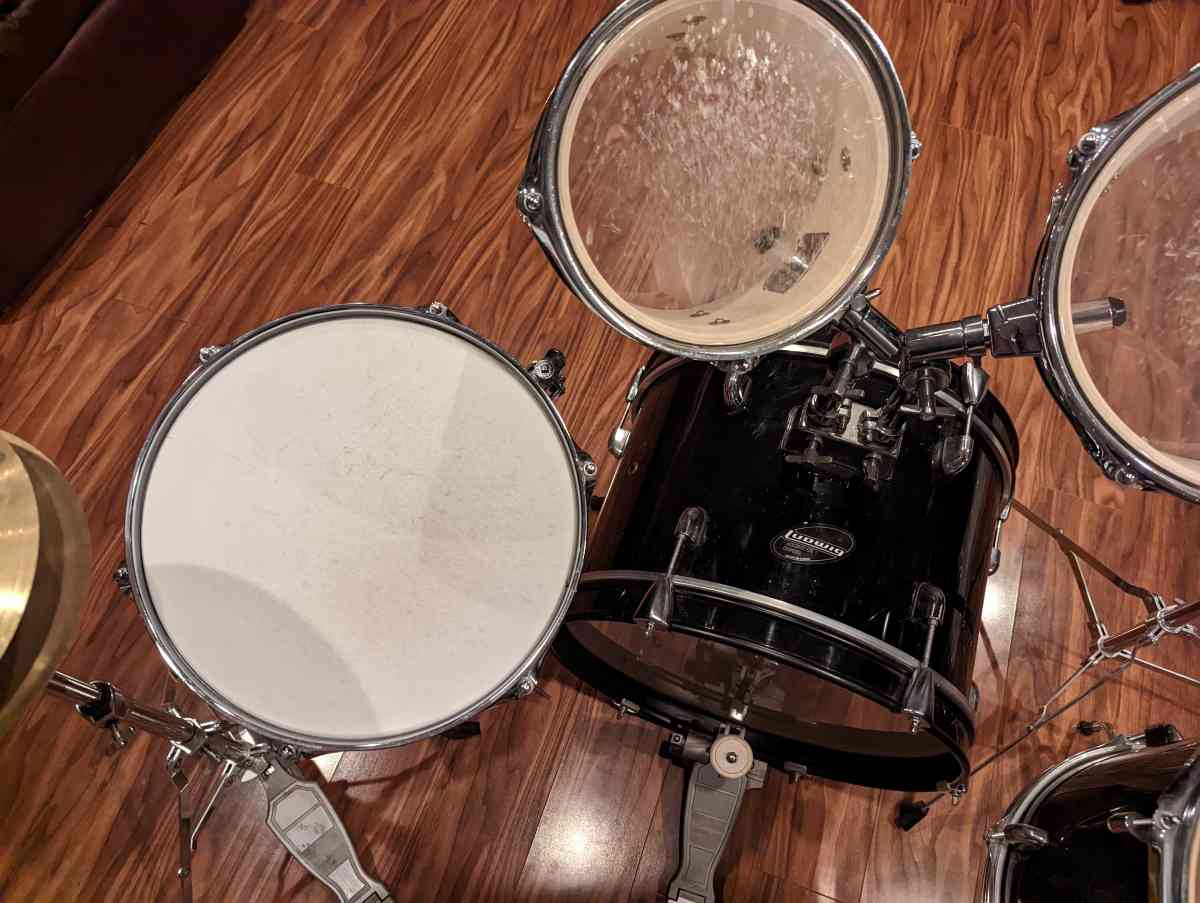 Ludwig Accent Cs Combo 5 piece Drumset with Throne - Tunkhannock, Pennsylvania - FleaMarketBay