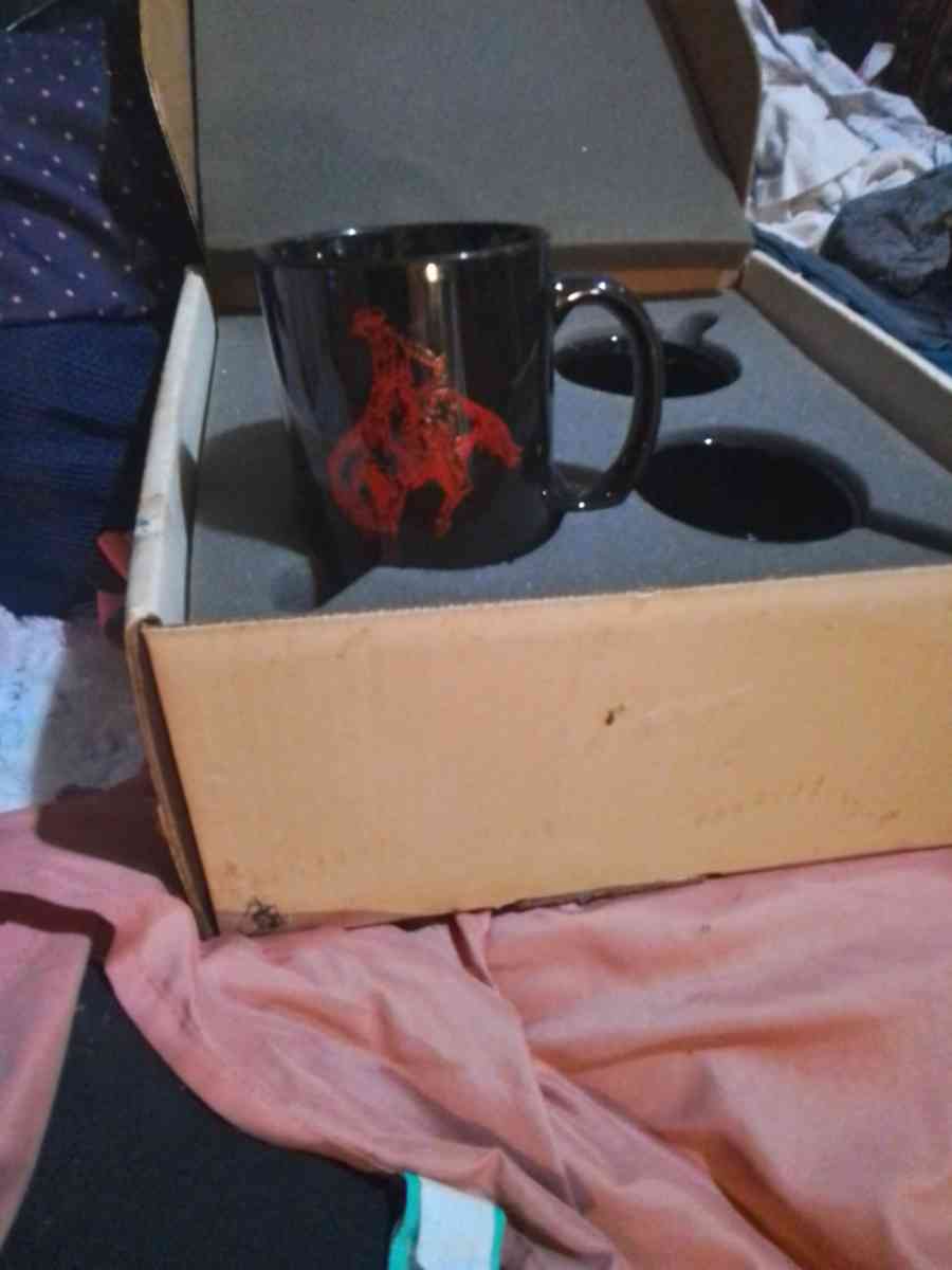 cowboy Marlboro cups - Louisville, Kentucky - FleaMarketBay