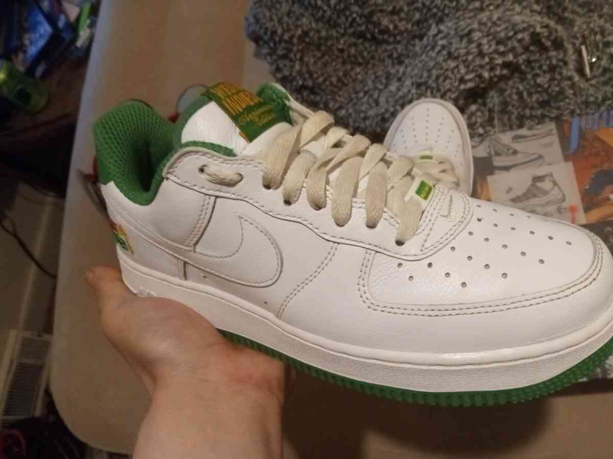 I want 120 for this Air forces they are size 8 - Addieville, Illinois - FleaMarketBay