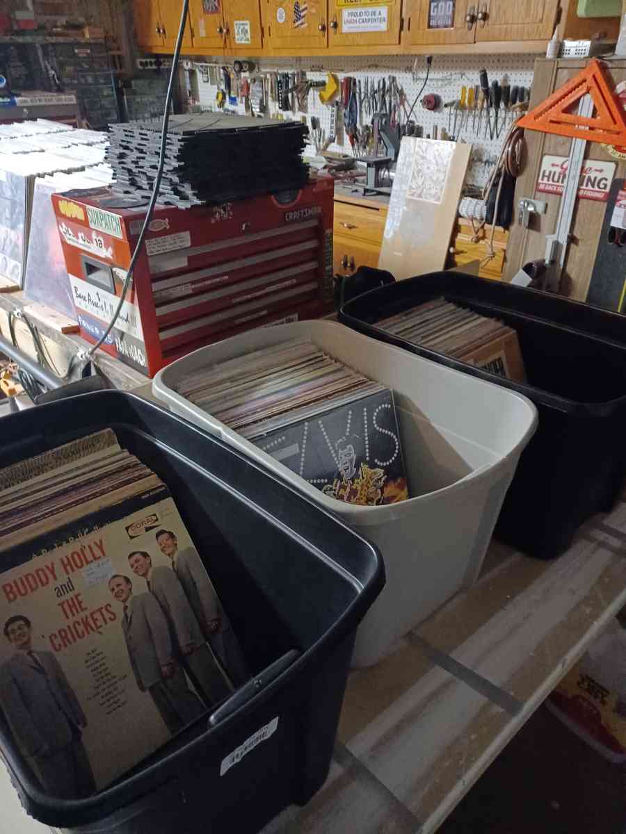 vinyl records - Minooka, Illinois - FleaMarketBay