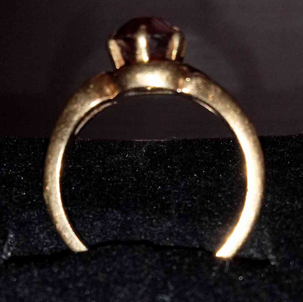 Rare 10K Yellow Gold Almandine Garnet Ring - West Jordan, Utah - FleaMarketBay