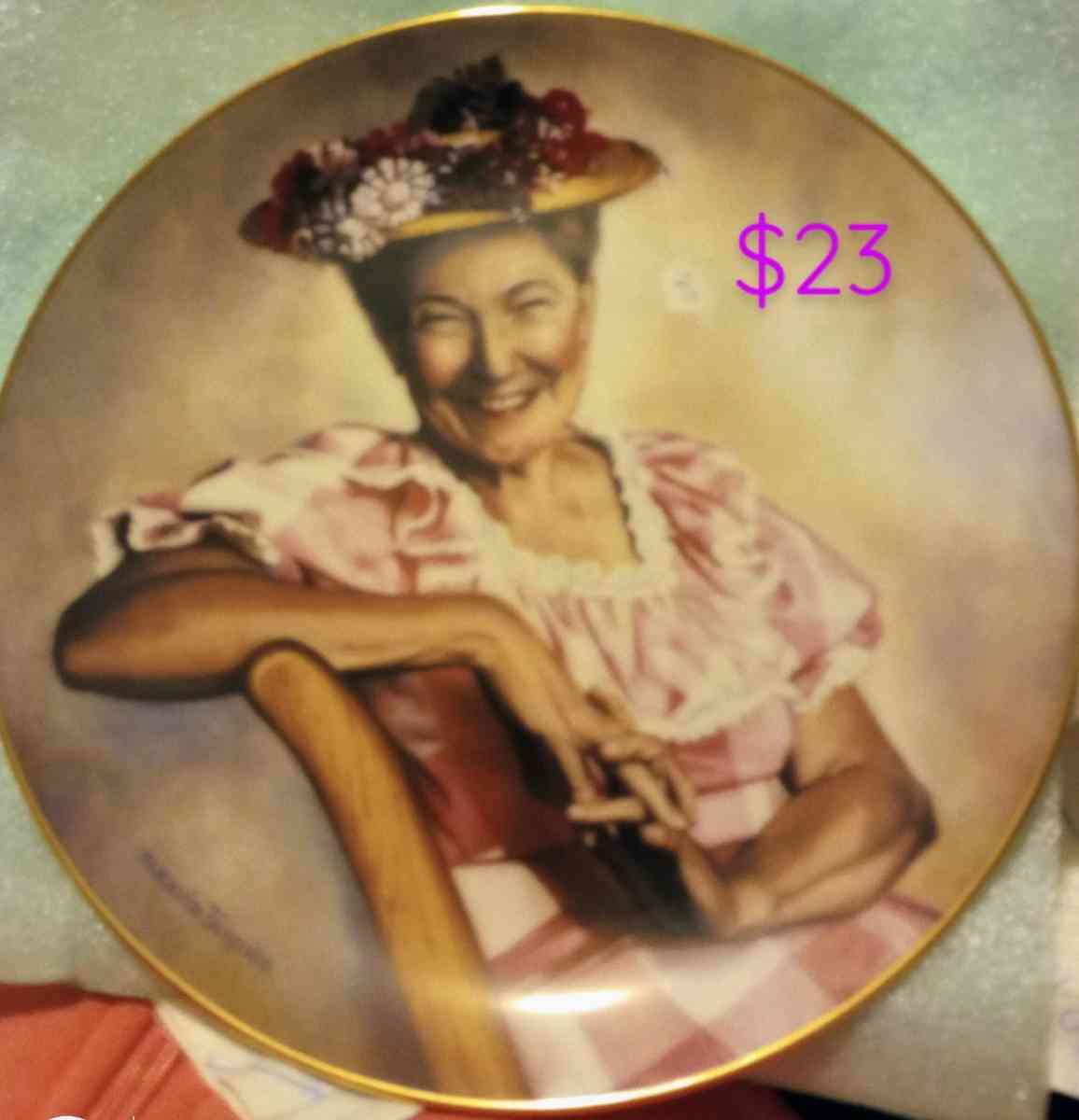 collectors plates - Forsyth, Missouri - FleaMarketBay