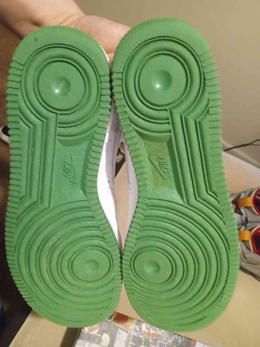 I want 120 for this Air forces they are size 8 - Addieville, Illinois - FleaMarketBay