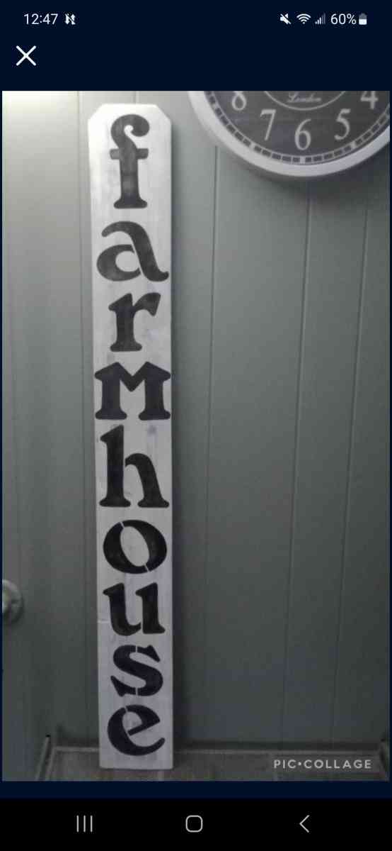 Farmhouse Wood Sign - Le Roy, Illinois