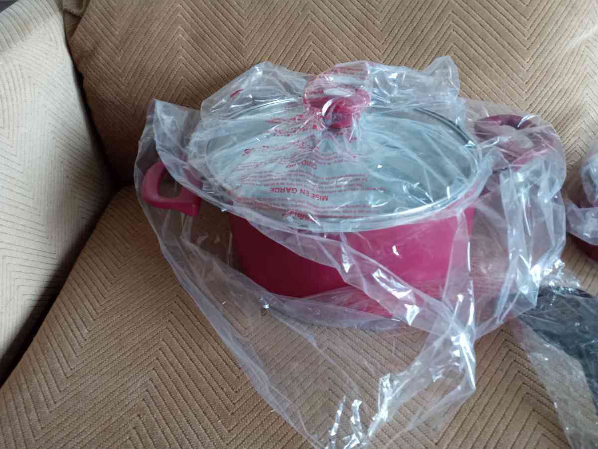 pots and pans set from QVC Rachel ray series - Dekalb, Illinois - FleaMarketBay