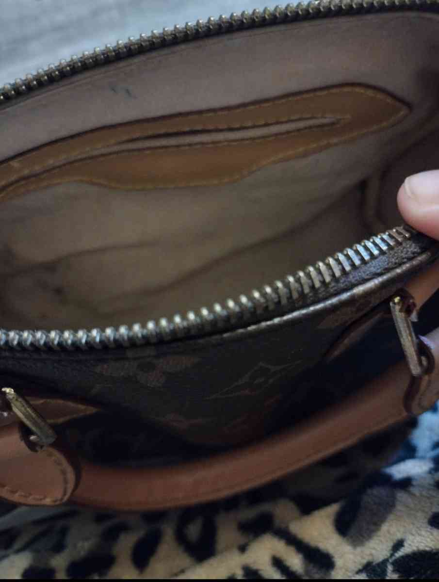 Louis Vuitton - Fort Smith, Arkansas - FleaMarketBay