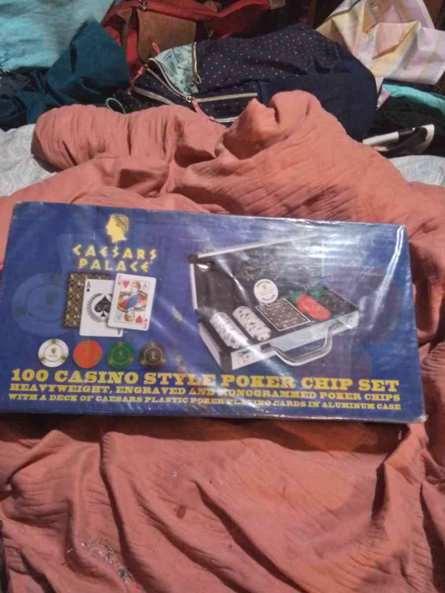 100 casino style poker set - Louisville, Kentucky