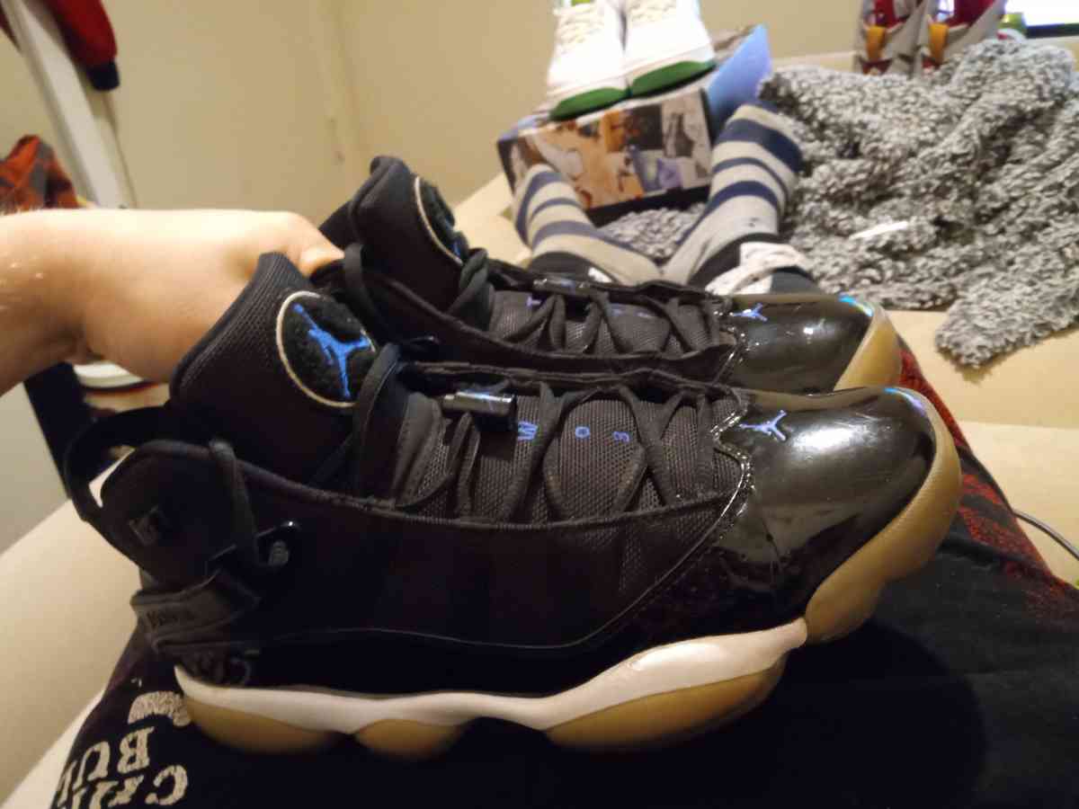 I want 60 for these Jordans they are size 10 they are great - Elgin, Illinois - FleaMarketBay