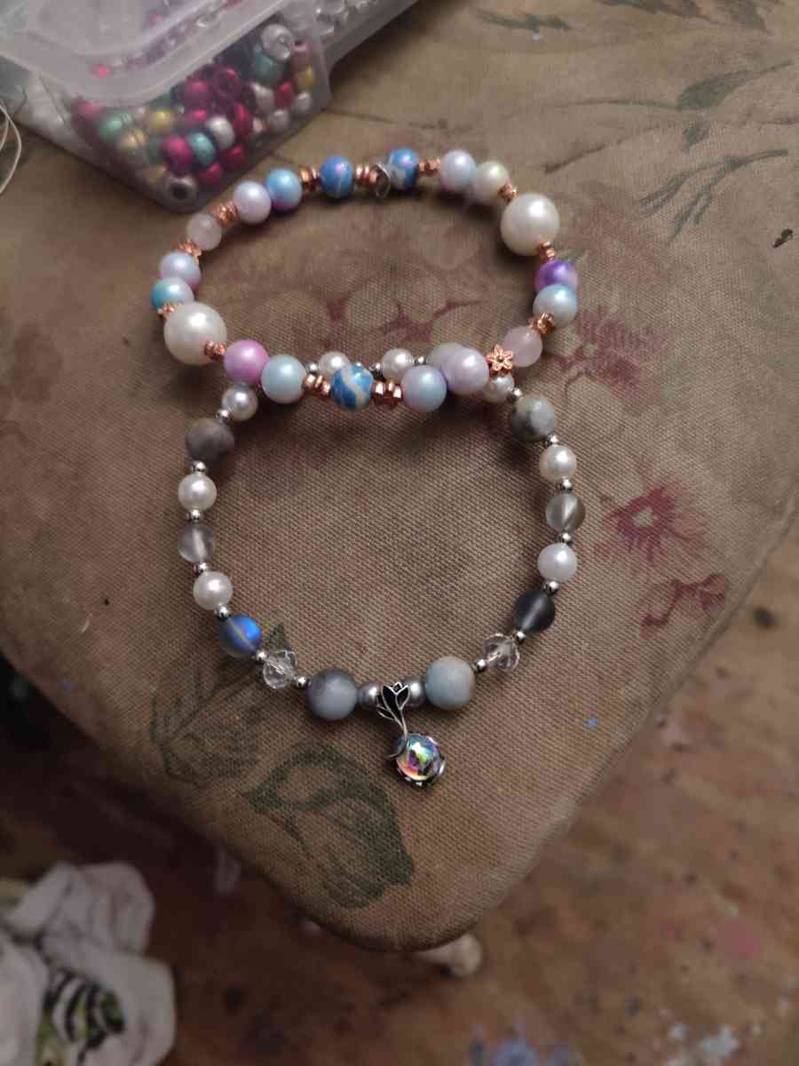 anklets bracelets  necklaces or ear rings - Foley, Alabama