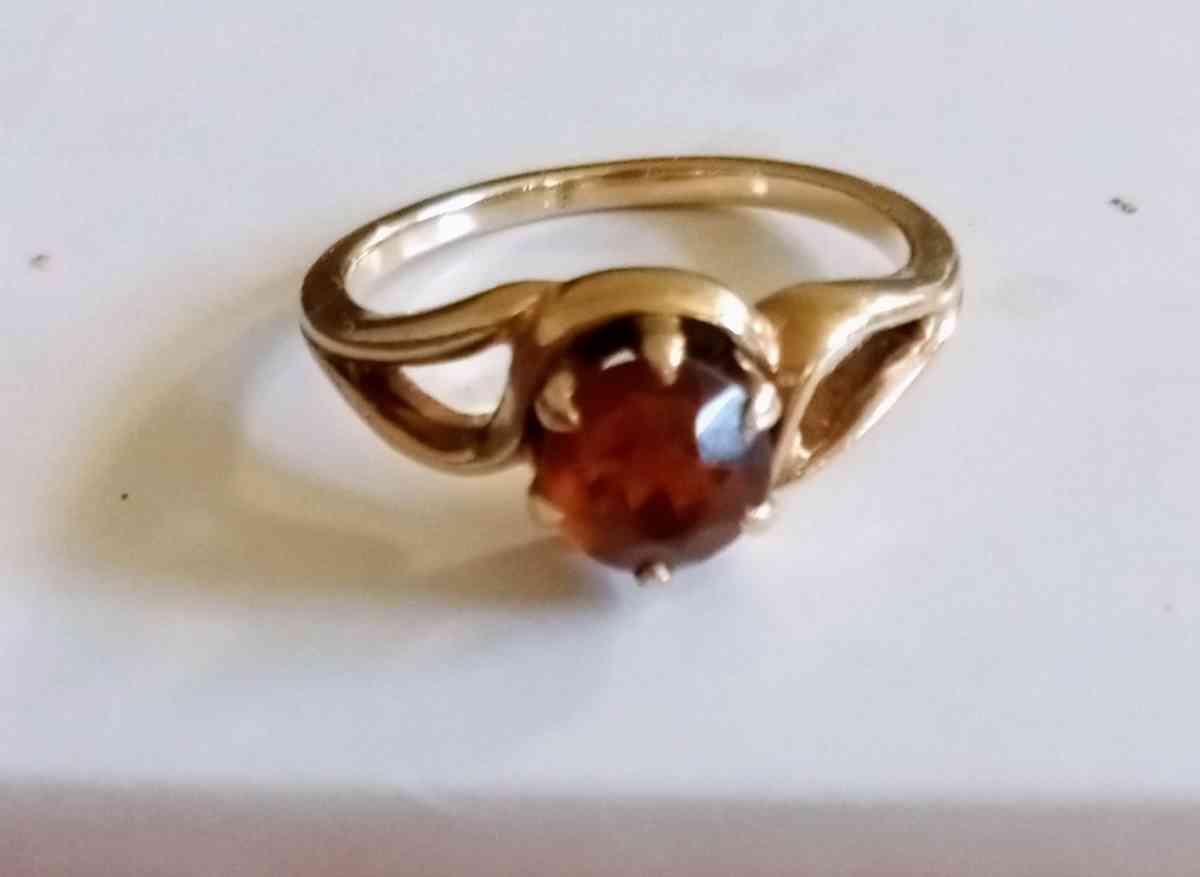 Rare 10K Yellow Gold Almandine Garnet Ring - West Jordan, Utah - FleaMarketBay