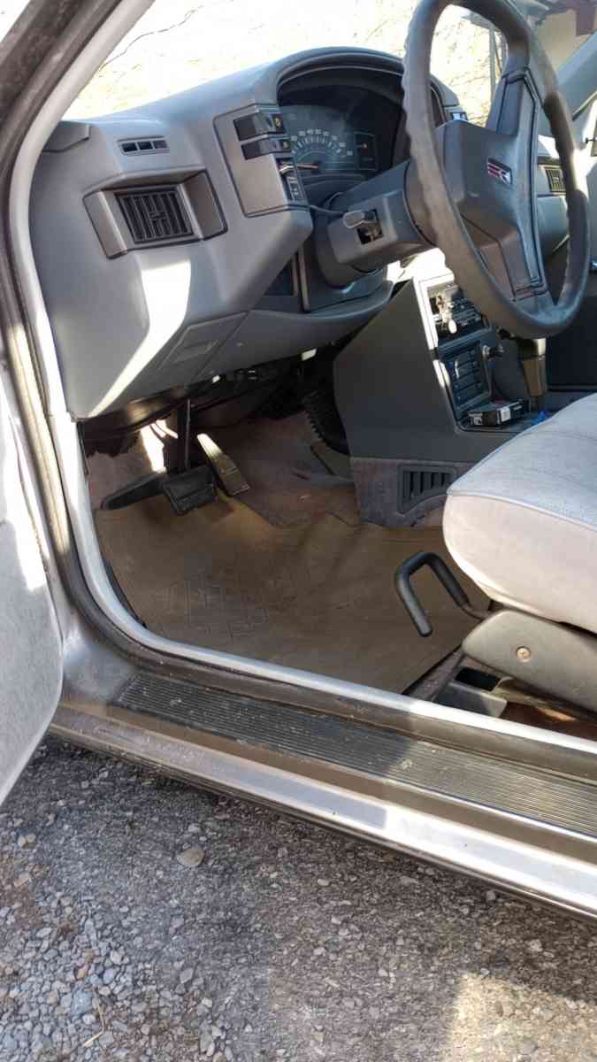 1990 Oldsmobile cutlass Calais S - Unicoi, Tennessee - FleaMarketBay