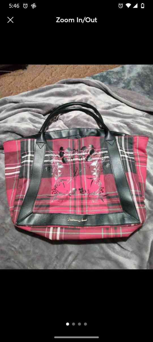 VICTORIAS SECRET PLAID TOTE PURSE LIKE NEW CONDITION - Belen, New Mexico