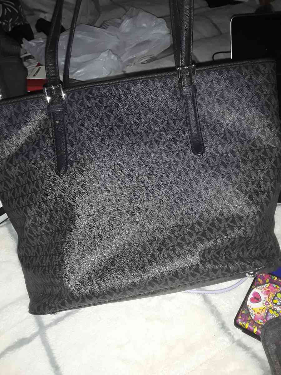 Michael Kors Purse - Barbourville, Kentucky - FleaMarketBay
