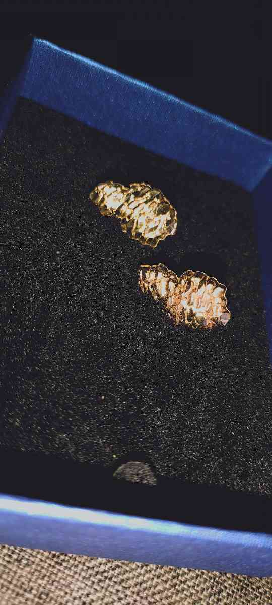 10k gold nugget earrings - Fresno, California - FleaMarketBay