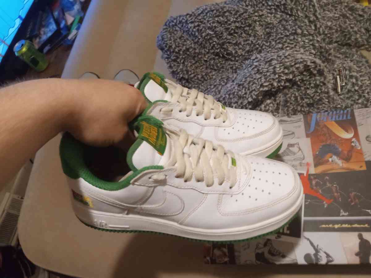 I want 120 for this Air forces they are size 8 - Addieville, Illinois - FleaMarketBay