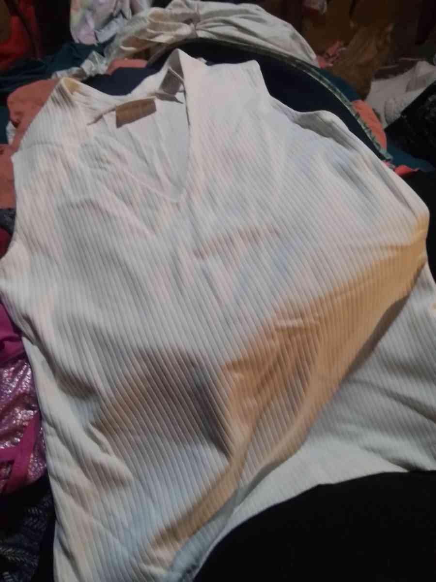 small tan vest - Louisville, Kentucky - FleaMarketBay