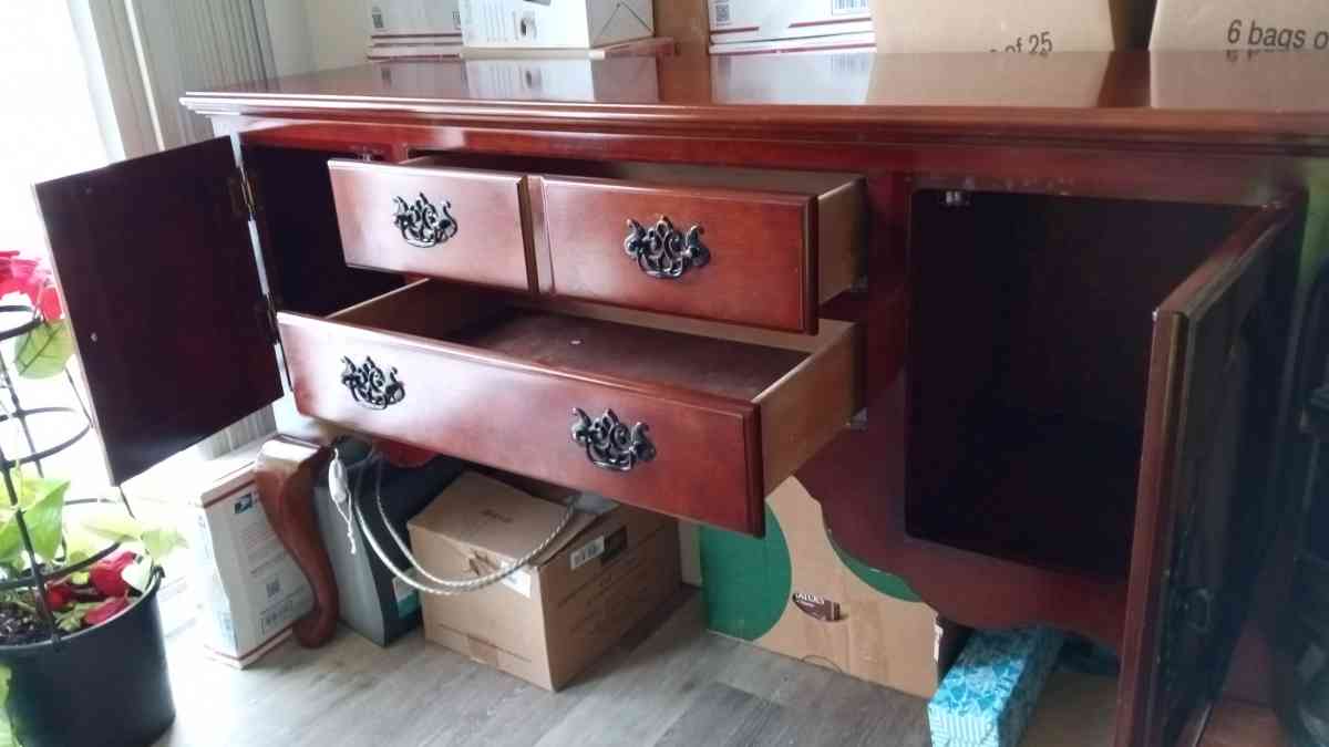 buffet cabinet - Dekalb, Illinois - FleaMarketBay