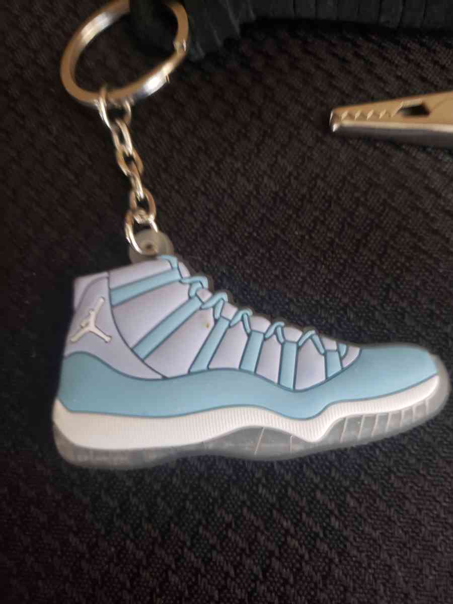 J clips - Carmichael, California - FleaMarketBay