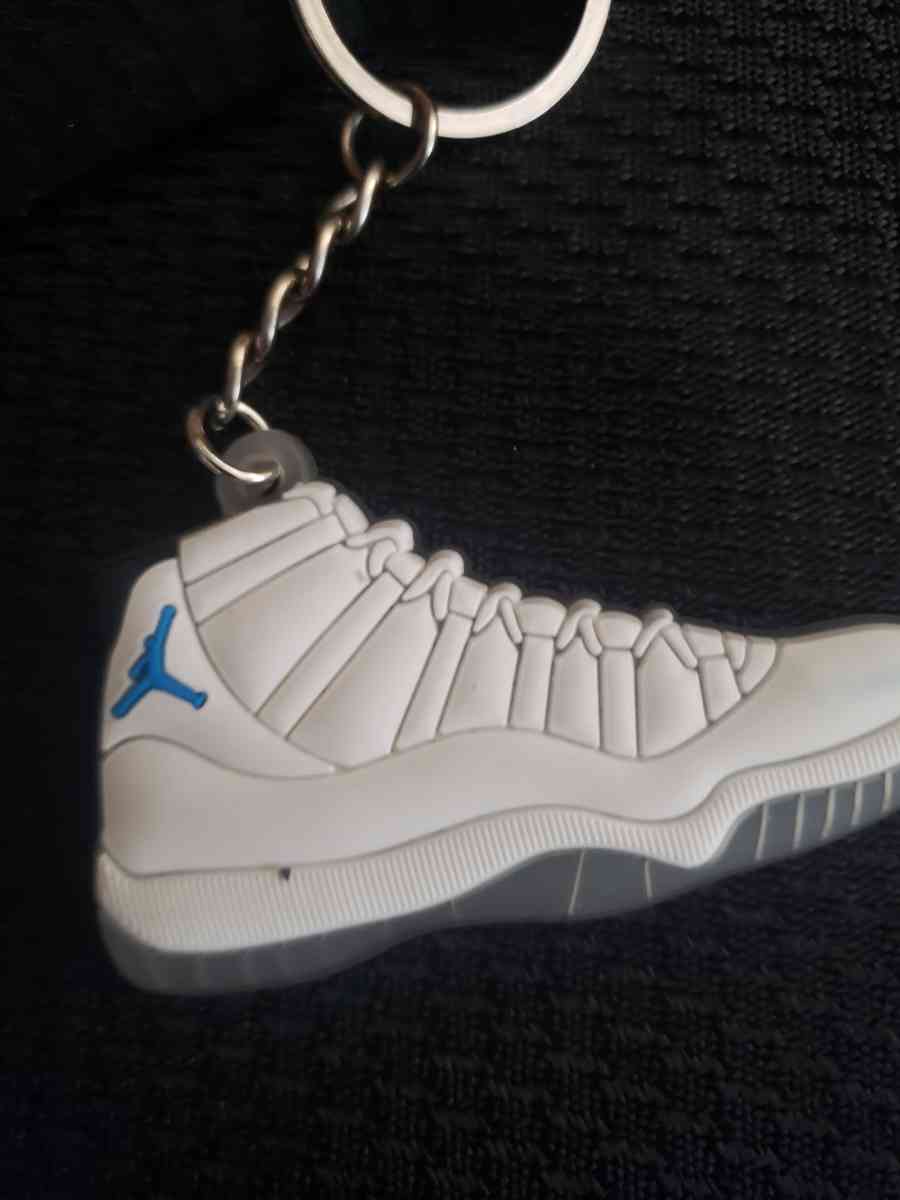 J clips - Carmichael, California - FleaMarketBay