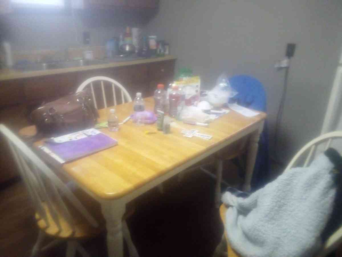 Kitchen table and 6 Chairs - Corinth, Mississippi
