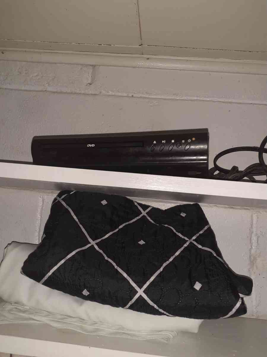 2 DVD Players - Detroit, Michigan - FleaMarketBay