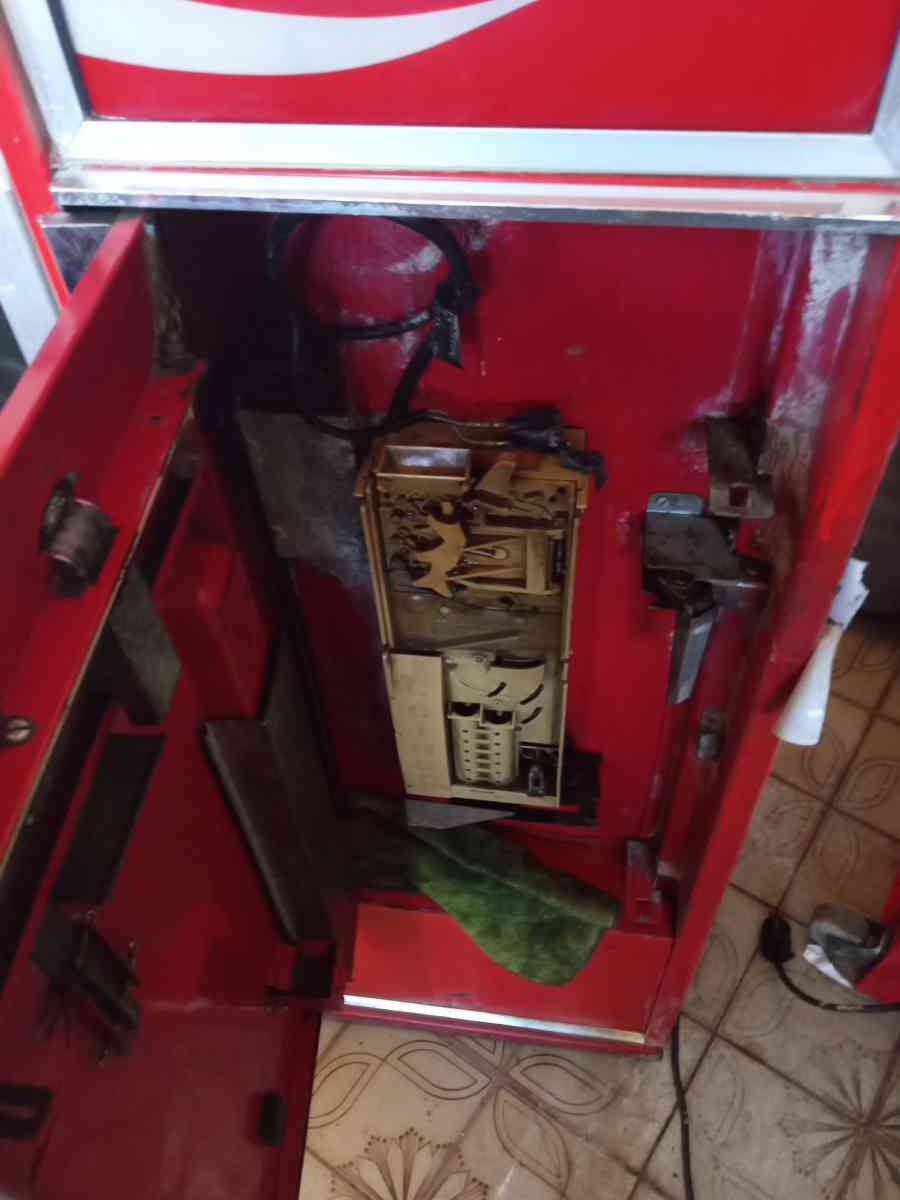 1960s coke vending machine - Oswego, New York - FleaMarketBay