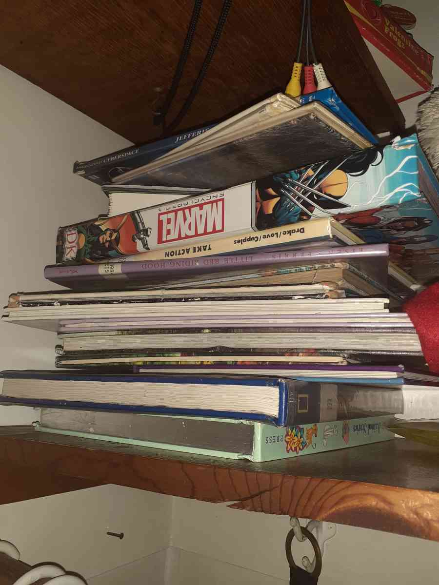 Books - Detroit, Michigan - FleaMarketBay