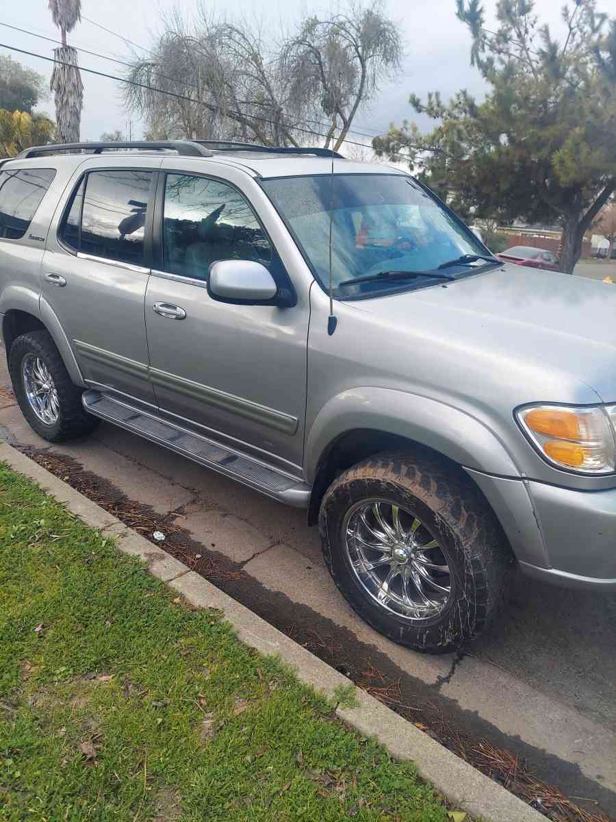 toyota sequoia  sr5