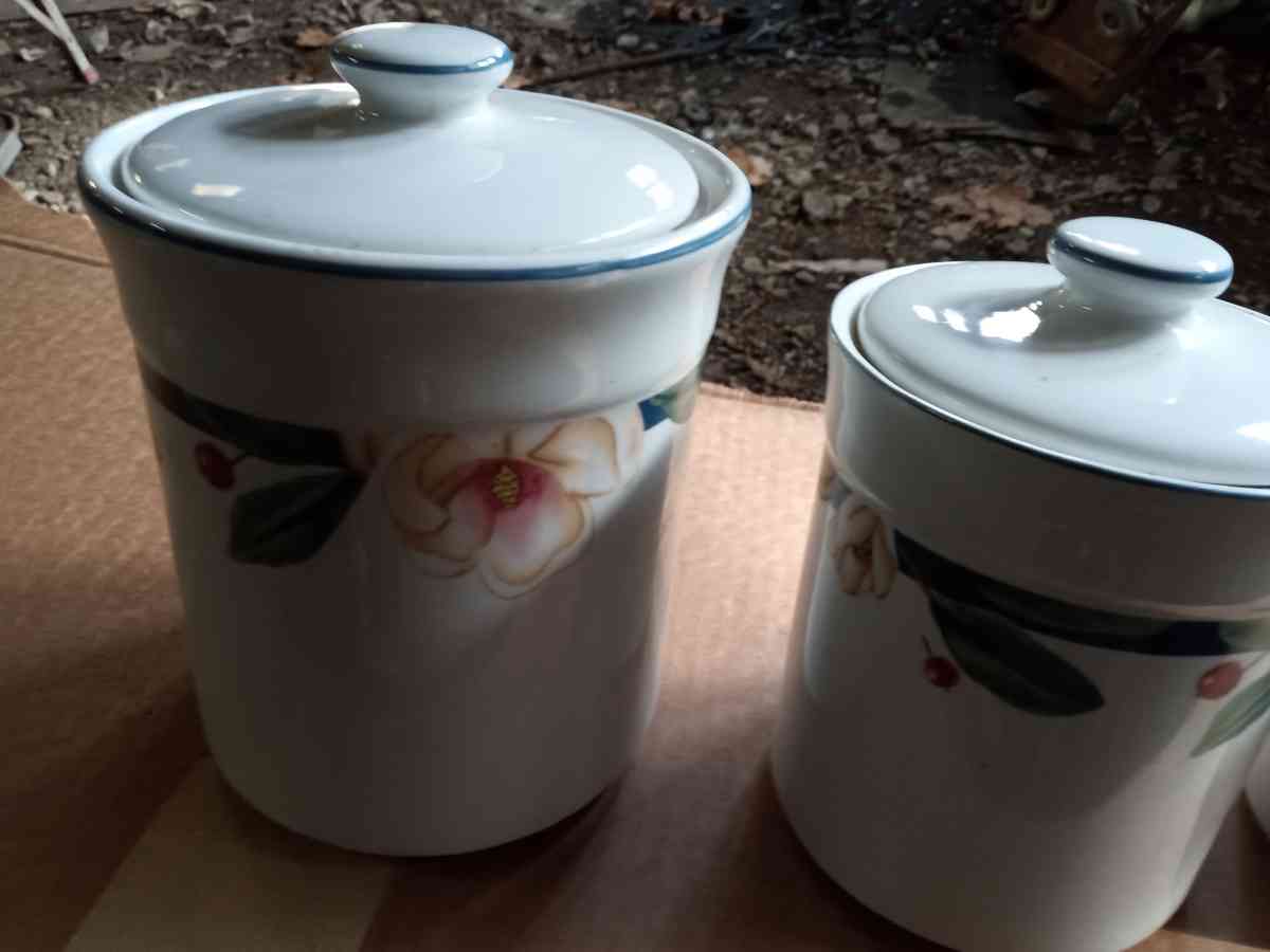 set of canisters - Pelzer, South Carolina - FleaMarketBay