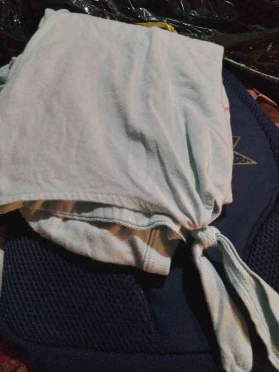 woman tshirt - Louisville, Kentucky - FleaMarketBay