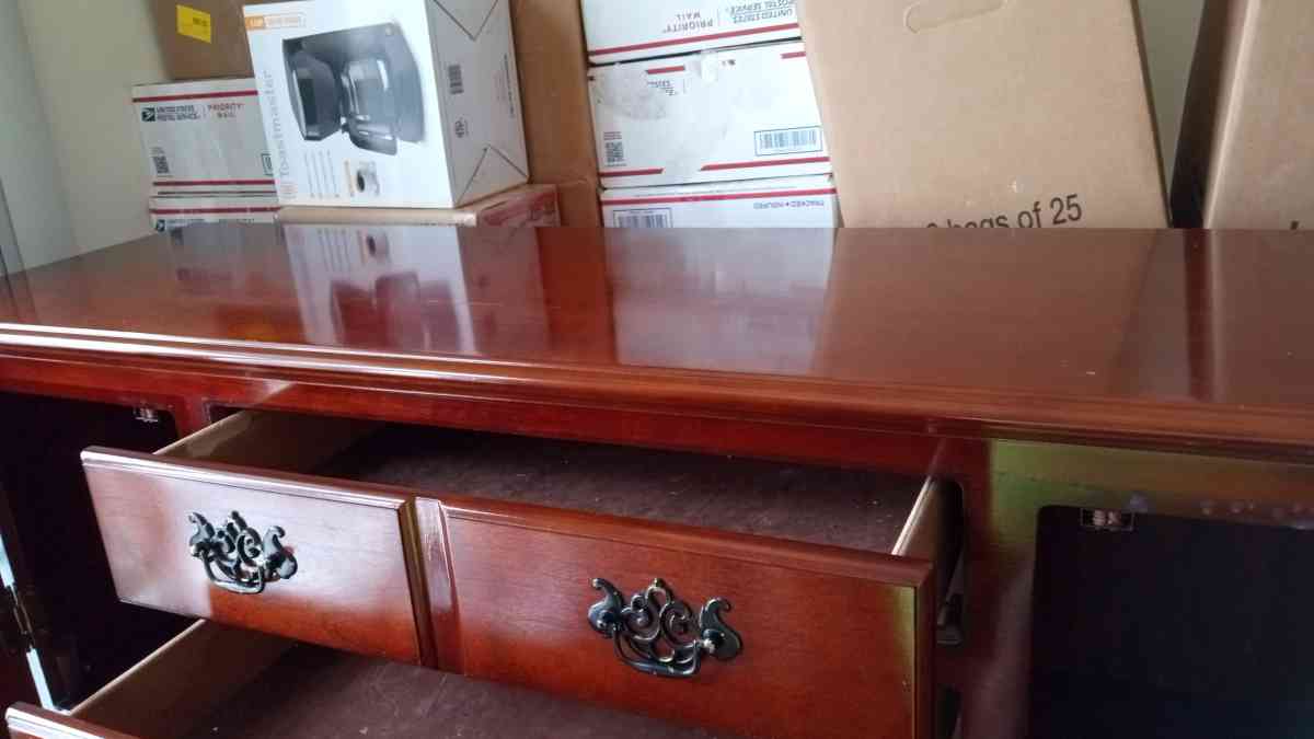 buffet cabinet - Dekalb, Illinois - FleaMarketBay