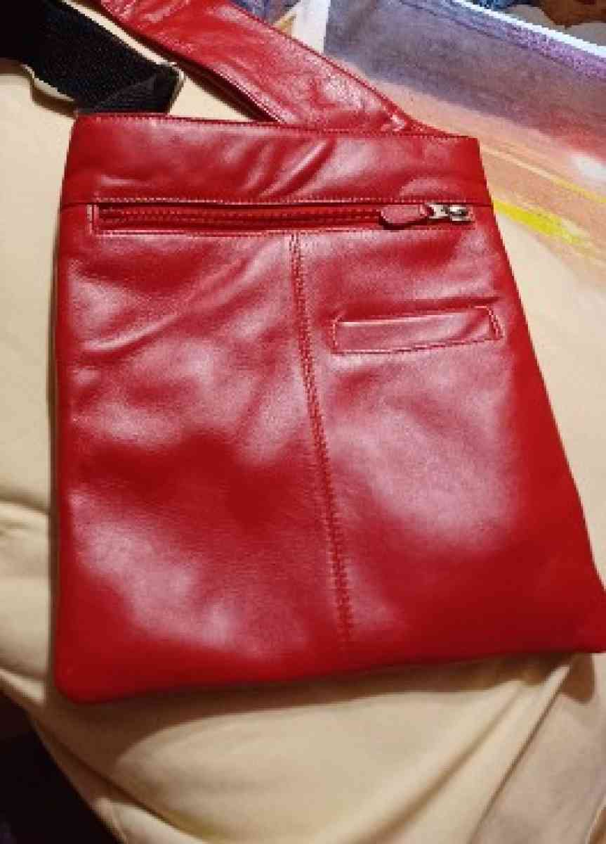 5 purses - East Prairie, Missouri