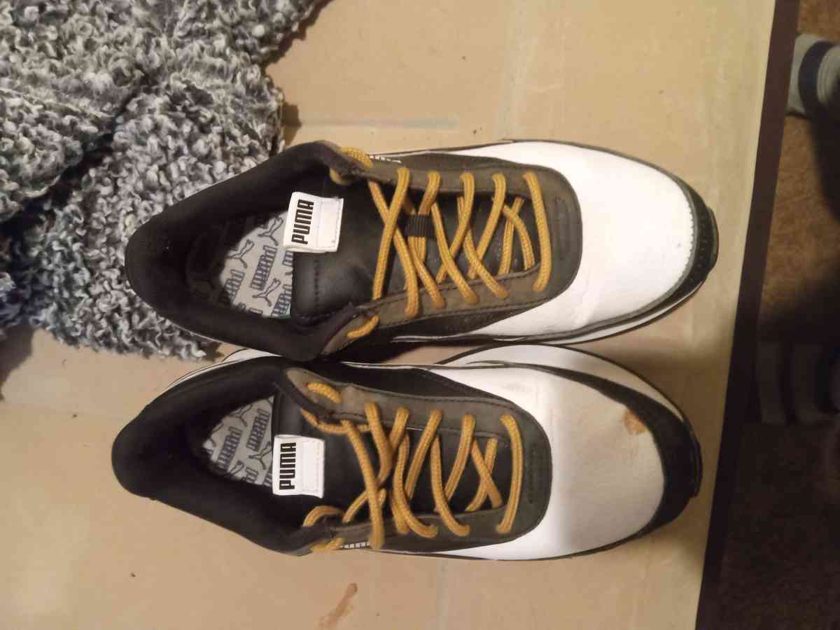 I want 15 for these pumas they are size 8 - Addieville, Illinois