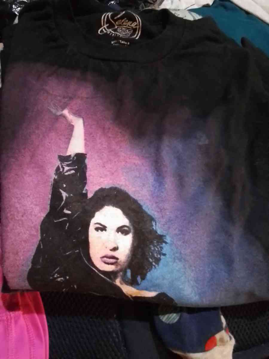 woman offical selena tshirt - Louisville, Kentucky - FleaMarketBay