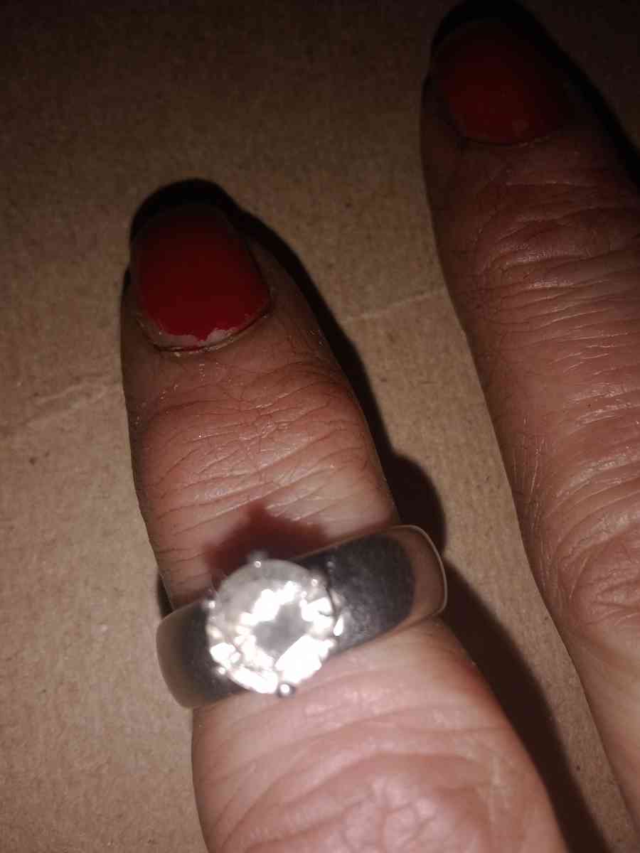 ladies silver ring - New Richmond, Ohio