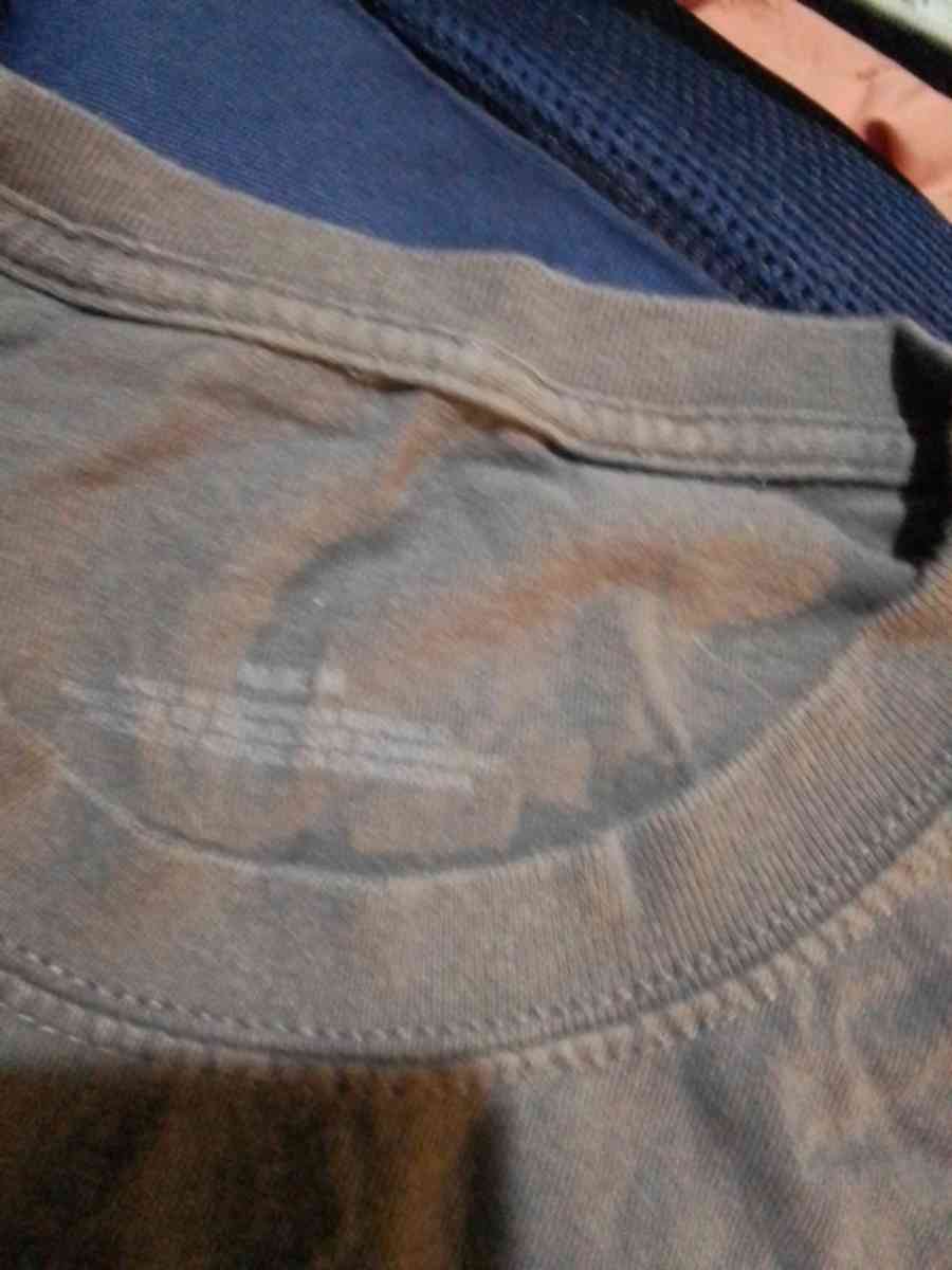 Louisville cardinal  tshirt - Louisville, Kentucky - FleaMarketBay