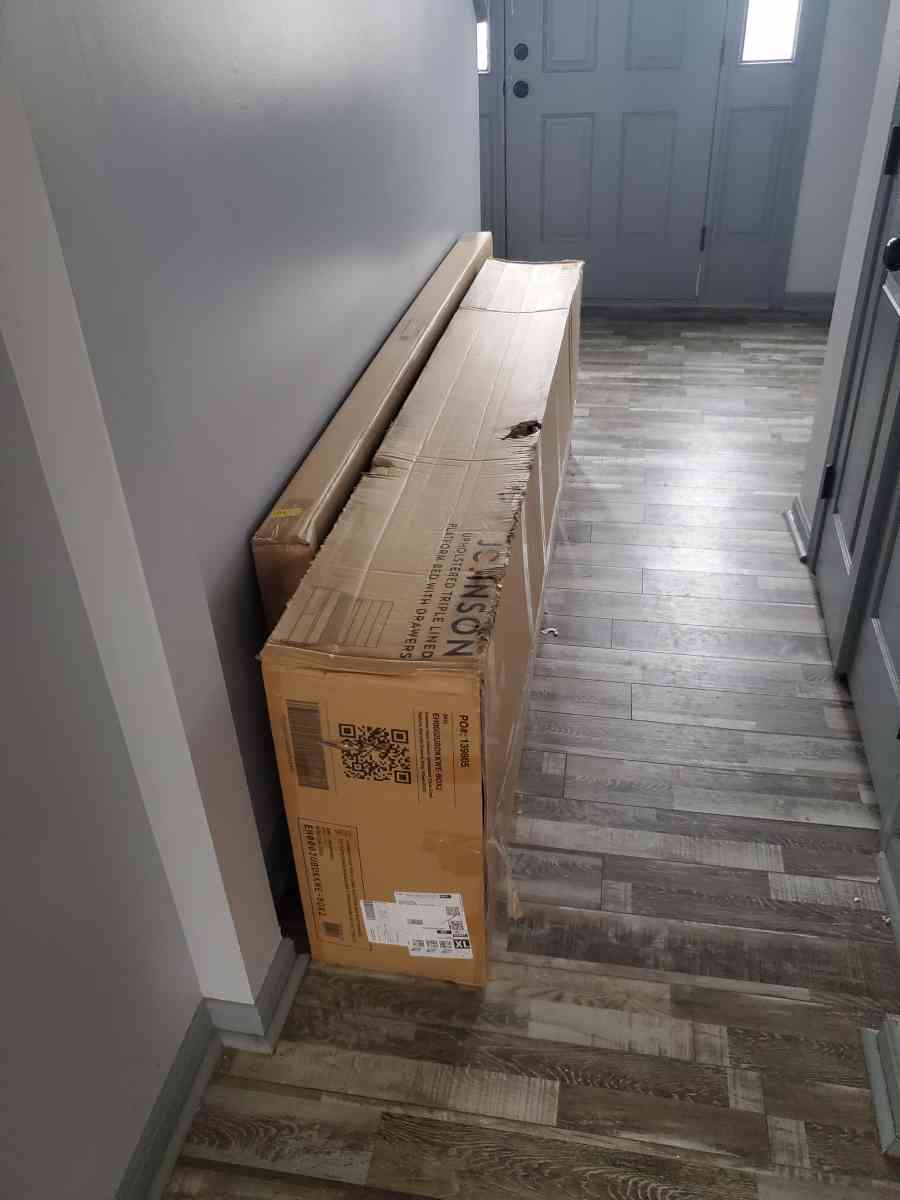 King Size Upholstered Bed Builtin DrawersModern Channel Tuft - Dayton, Ohio - FleaMarketBay