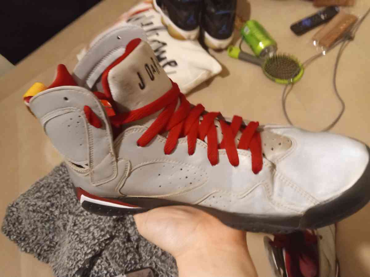 I want 90 bucks for these Jordans they are size 10 - Addieville, Illinois - FleaMarketBay