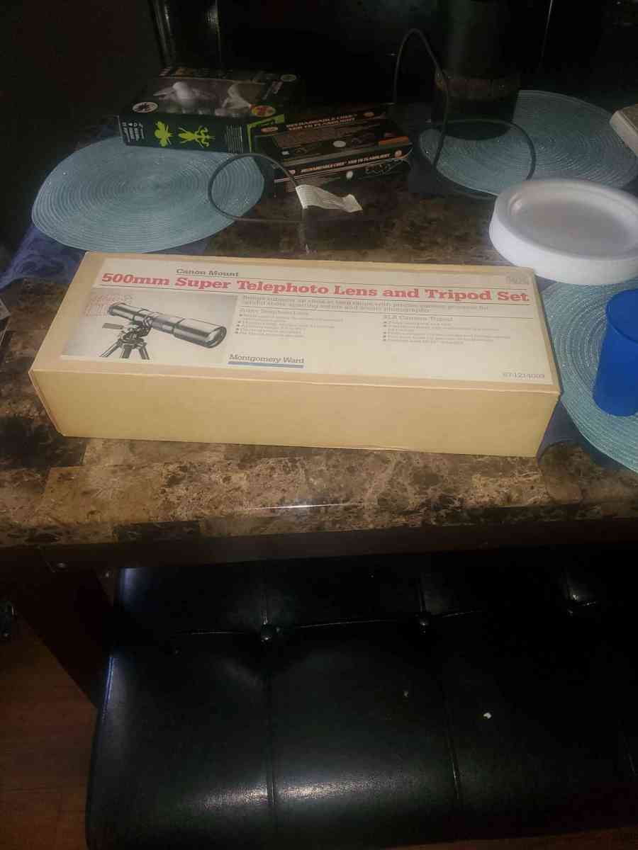 500mm Super Telephoto Lens and Tripod Set - Detroit, Michigan - FleaMarketBay