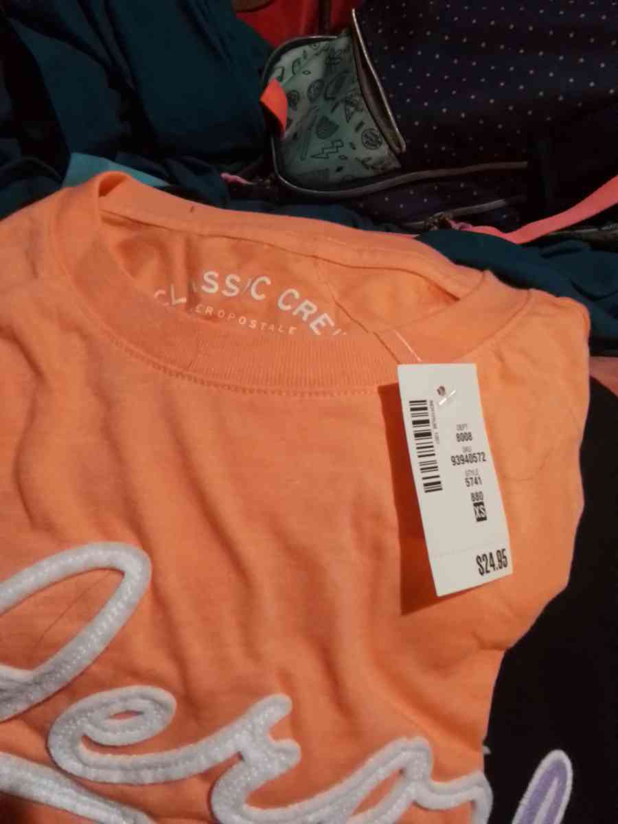 woman tee shirt - Louisville, Kentucky