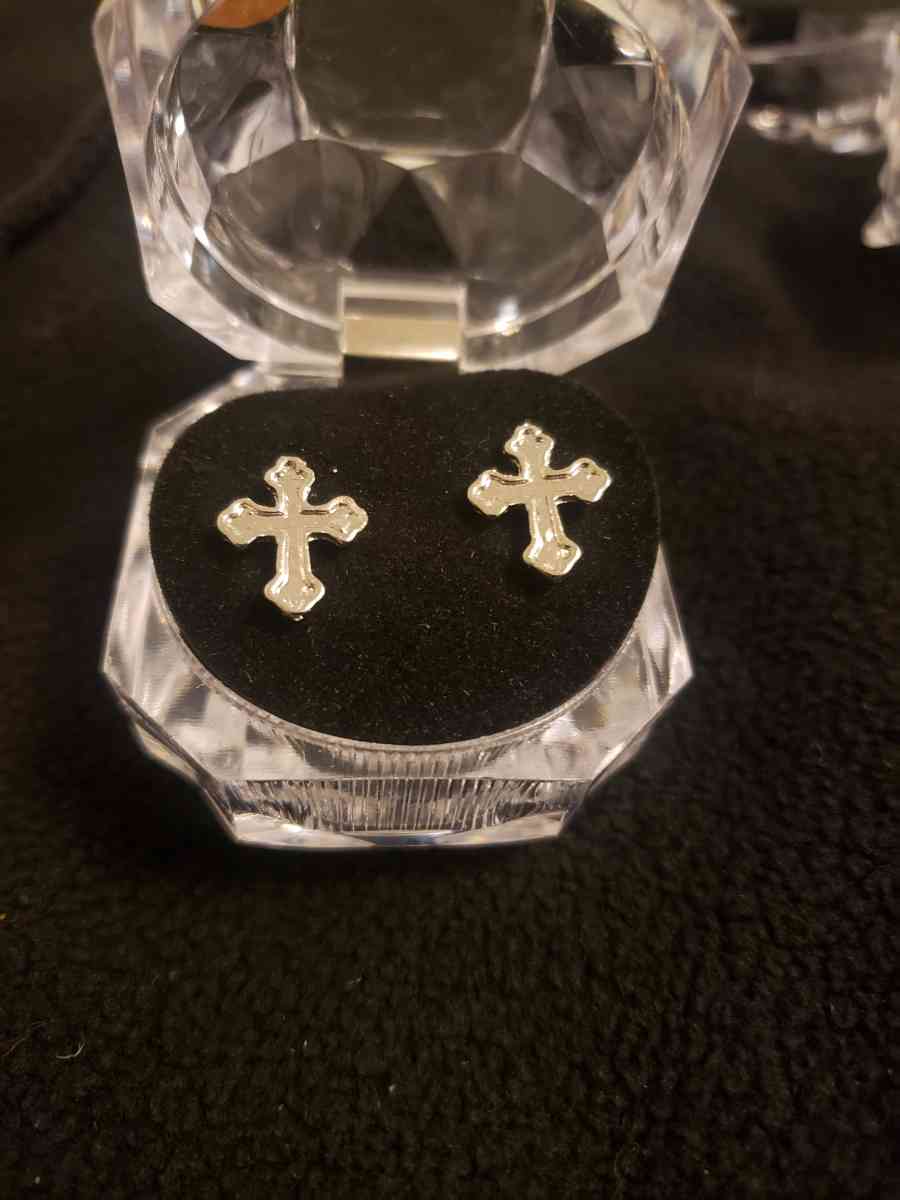 necklace and ear ring sets - Montebello, California - FleaMarketBay