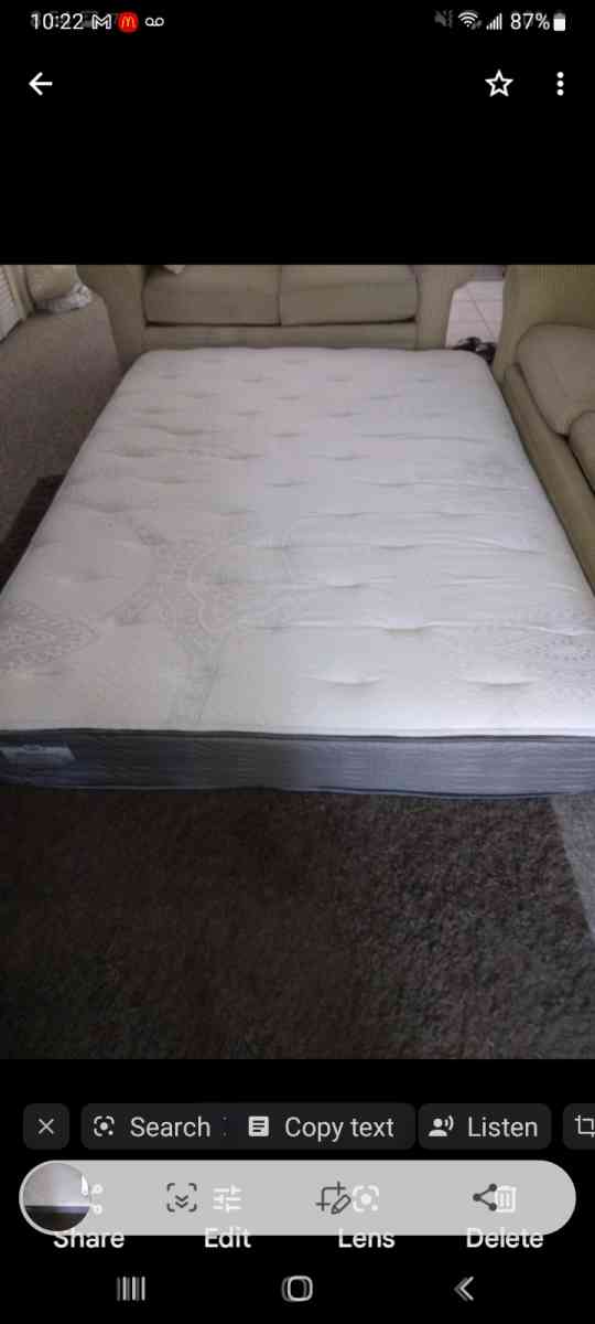 pristine Simmons queen size plush mattress - Bradenton, Florida - FleaMarketBay